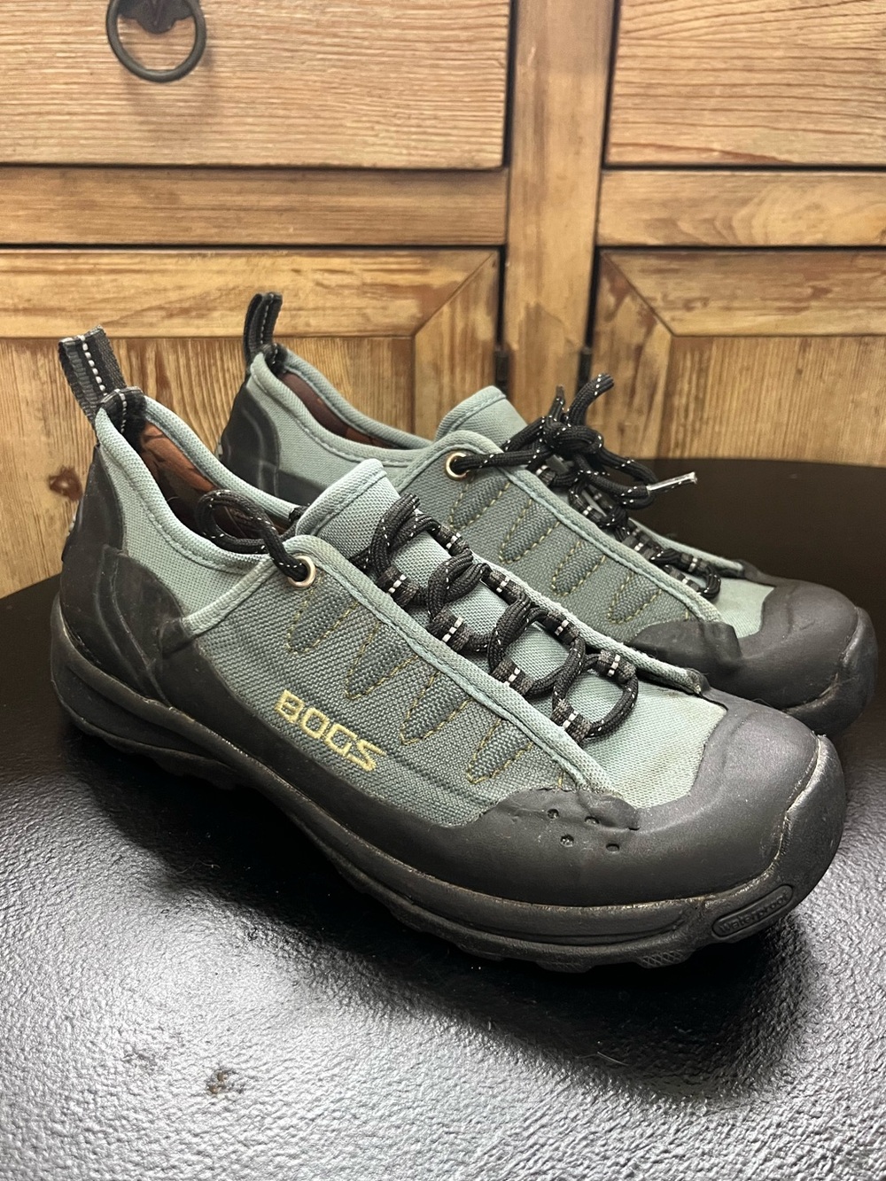 BOGS Women’s Osmosis Low-Cut Waterproof Outdoor Ankle Shoes Size 7
